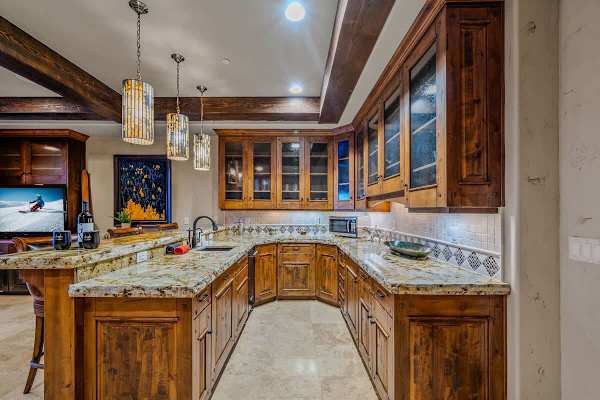 Abode at Mountains Edge, ski-in/ski-out, hot tub, pool table
