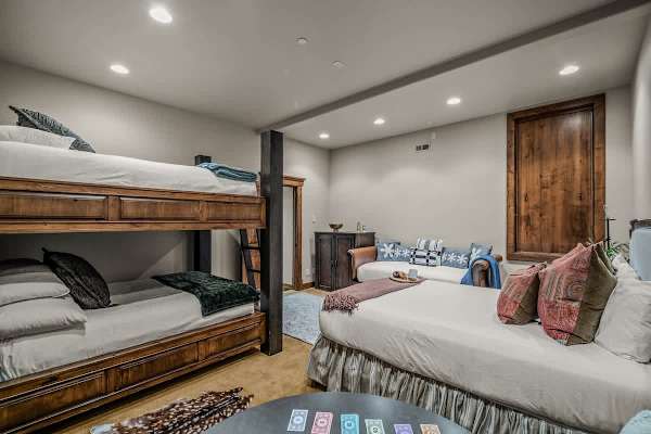 Abode at Mountains Edge, ski-in/ski-out, hot tub, pool table