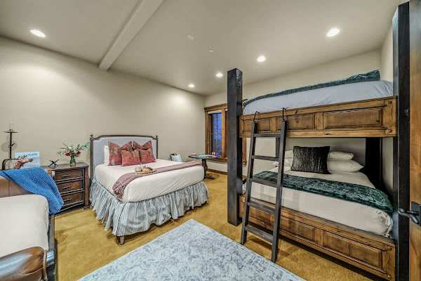 Abode at Mountains Edge, ski-in/ski-out, hot tub, pool table
