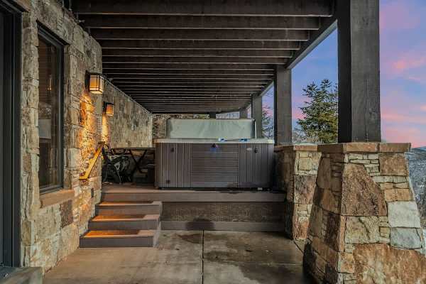 Abode at Mountains Edge, ski-in/ski-out, hot tub, pool table