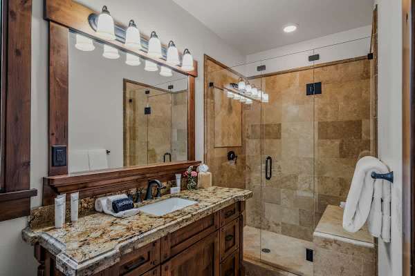 Abode at Mountains Edge, ski-in/ski-out, hot tub, pool table