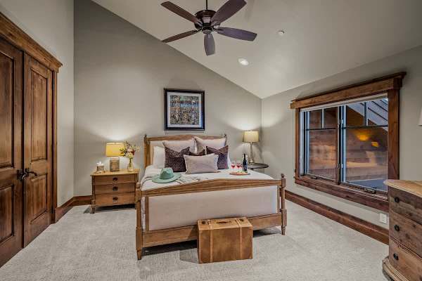 Abode at Mountains Edge, ski-in/ski-out, hot tub, pool table