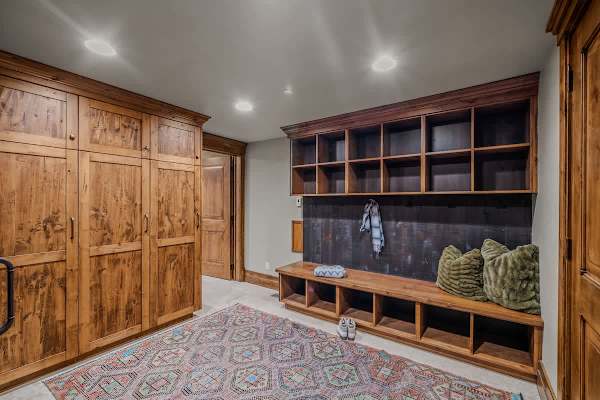 Abode at Mountains Edge, ski-in/ski-out, hot tub, pool table