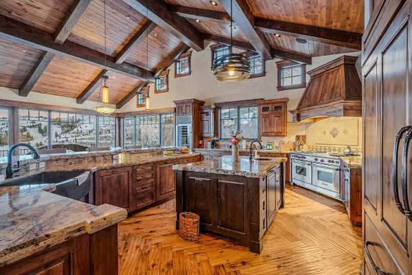 Abode at Mountains Edge, ski-in/ski-out, hot tub, pool table