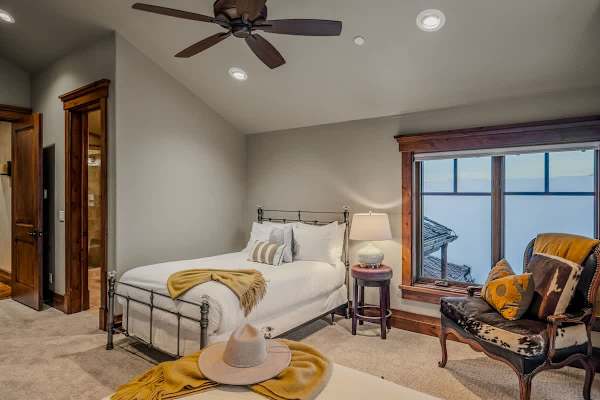 Abode at Mountains Edge, ski-in/ski-out, hot tub, pool table