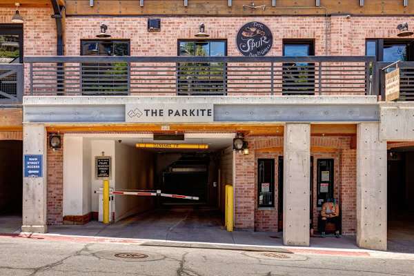 Abode at Parkite #24, hot tub, balcony overlooking Main Street, gym, luxury condo