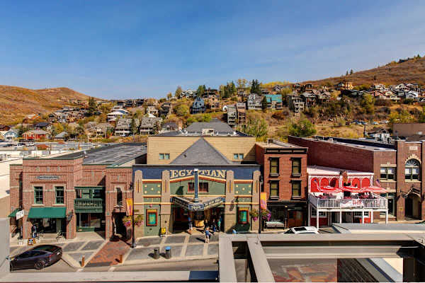 Abode at Parkite #24, hot tub, balcony overlooking Main Street, gym, luxury condo