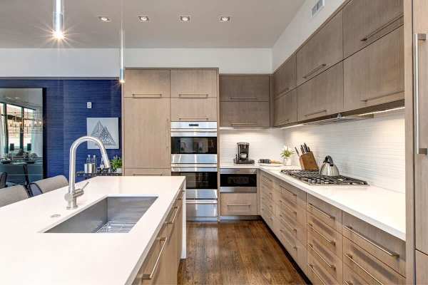 Abode at Parkite #24, hot tub, balcony overlooking Main Street, gym, luxury condo