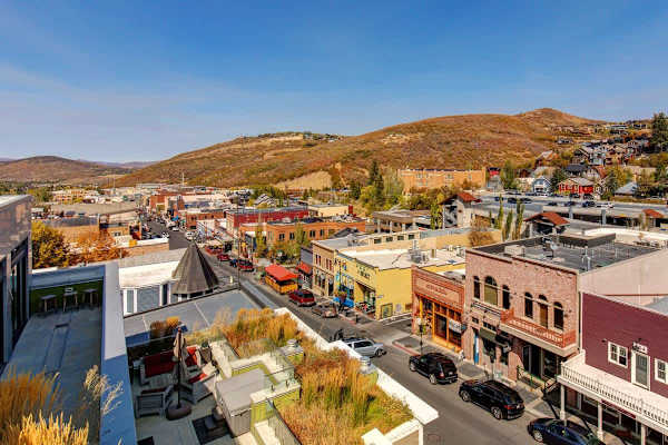 Abode at Parkite #24, hot tub, balcony overlooking Main Street, gym, luxury condo