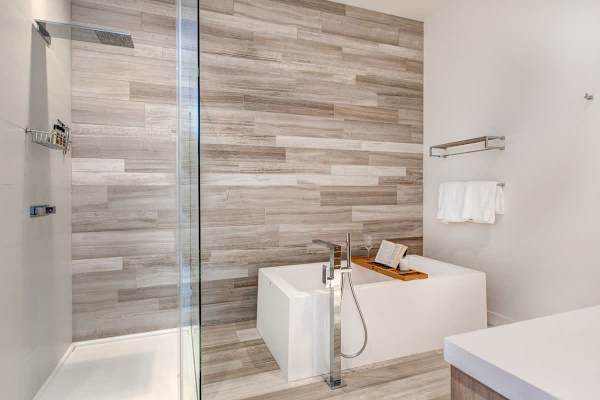 Abode at Parkite #24, hot tub, balcony overlooking Main Street, gym, luxury condo
