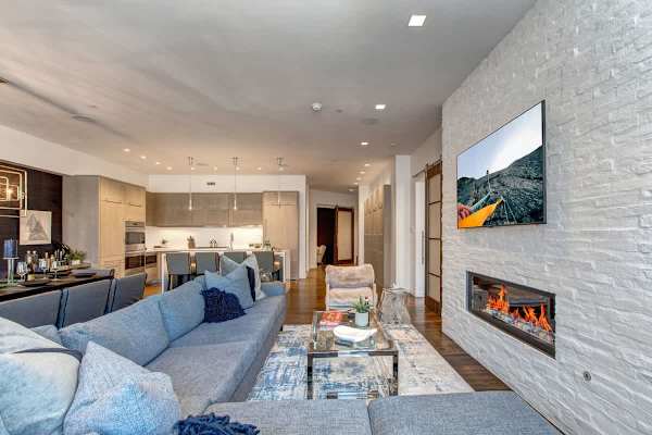 Abode at Parkite #24, hot tub, balcony overlooking Main Street, gym, luxury condo