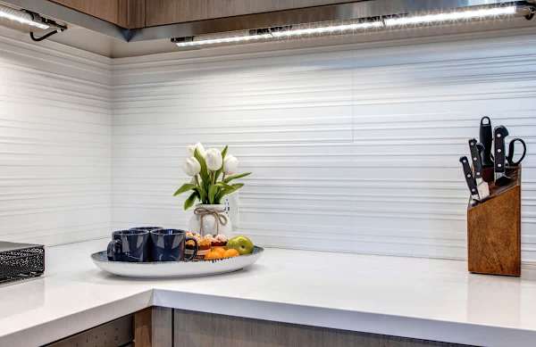 Abode at Parkite #24, hot tub, balcony overlooking Main Street, gym, luxury condo