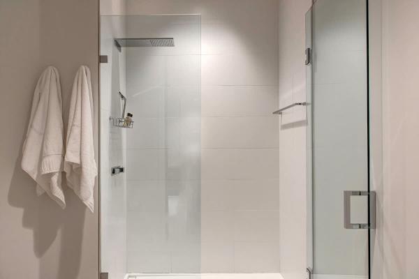 Abode at Parkite #24, hot tub, balcony overlooking Main Street, gym, luxury condo