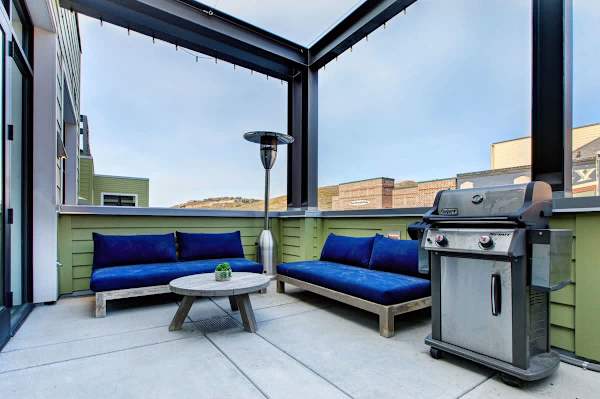 Abode at Parkite #24, hot tub, balcony overlooking Main Street, gym, luxury condo