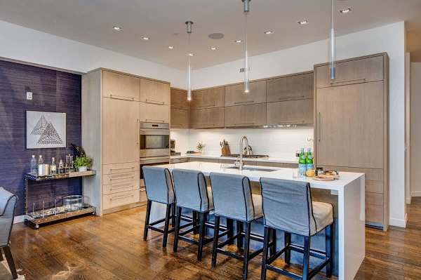 Abode at Parkite #24, hot tub, balcony overlooking Main Street, gym, luxury condo