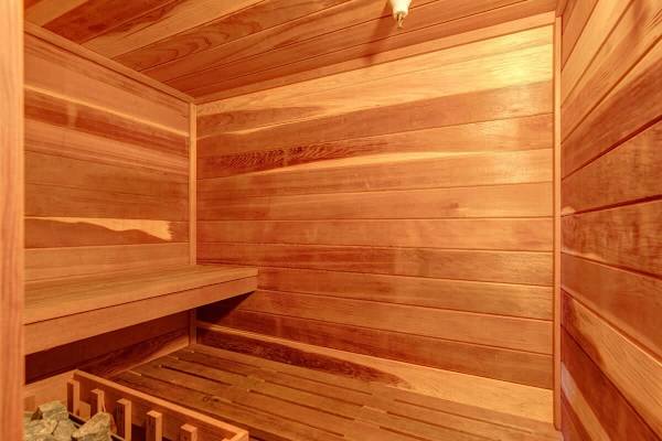 Abode at Crescent Cabin, private hot tub, pool, mountain cabin