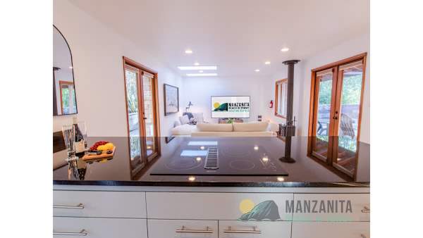 Laurel Beach Club