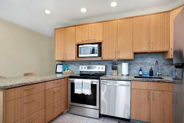 Fully equipped kitchen with full-size appliances.