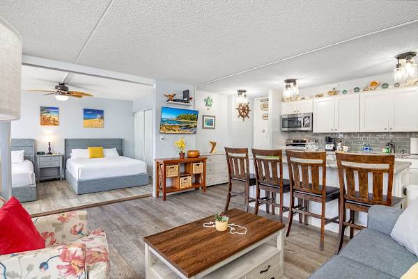 Dining counter with 4 car chairs