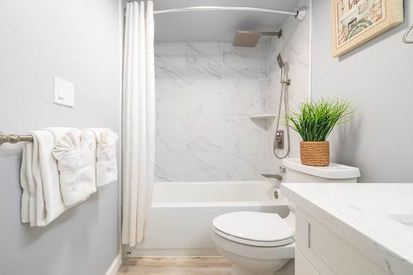 Bathtub and shower combination 