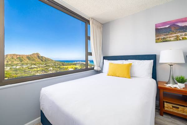 Stunning Diamond Head and ocean views from your bedroom