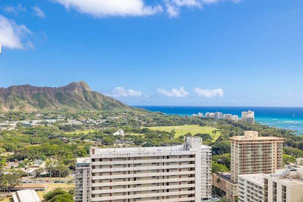 Ocean and Diamond Head views from the balcony