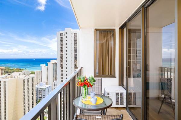 Private lanai balcony