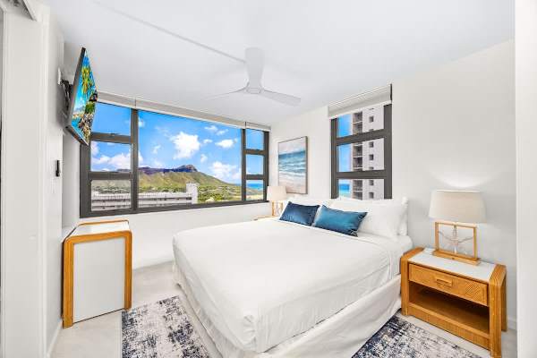 Enjoy the great views of Diamond Head Mountain and Ocean from your bedroom window