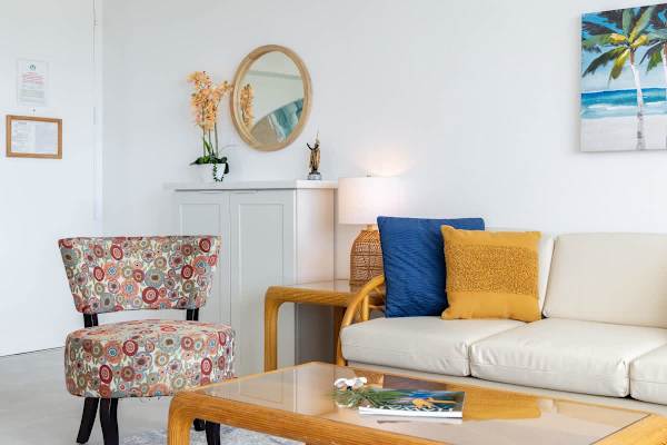 Pull-out sleeper sofa in the living area