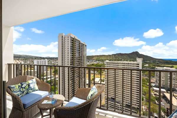 Enjoy the great views of the Diamond Head Mountain and Ocean from your private balcony