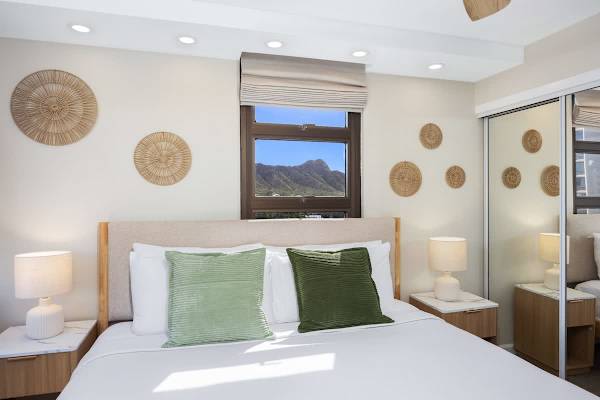 You can view the diamond head mountain from your bedroom window