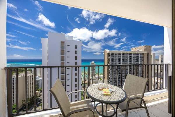 Sip your morning coffee on the balcony w/ open skies & ocean views.
