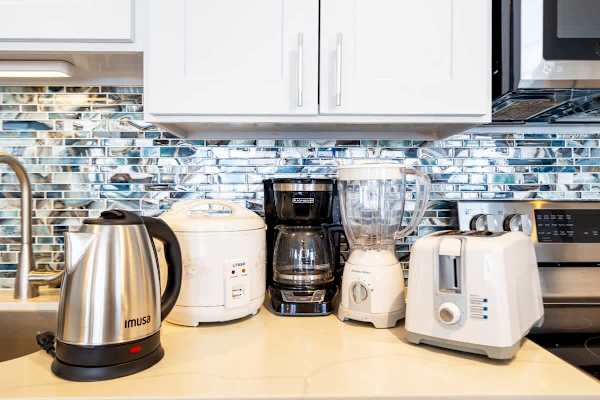 Available appliances in the kitchen!