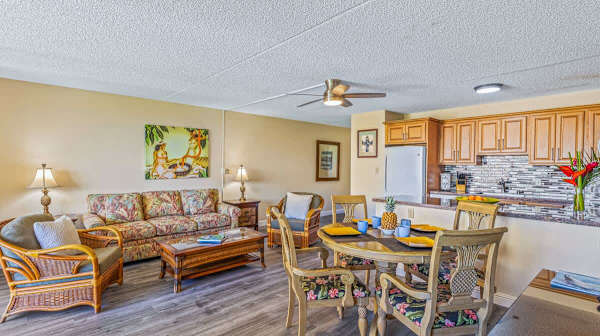 Dining area an living room with queen size pull out sleeper sofa