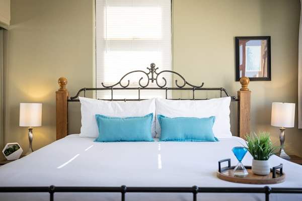 King size bed and night stands 