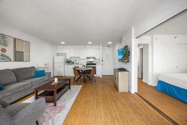 Overview of the living area