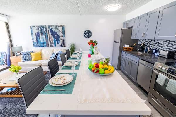 Dining area for up to 4 people