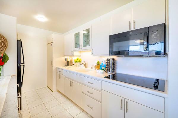 Fully equipped kitchen for your culinary needs. 