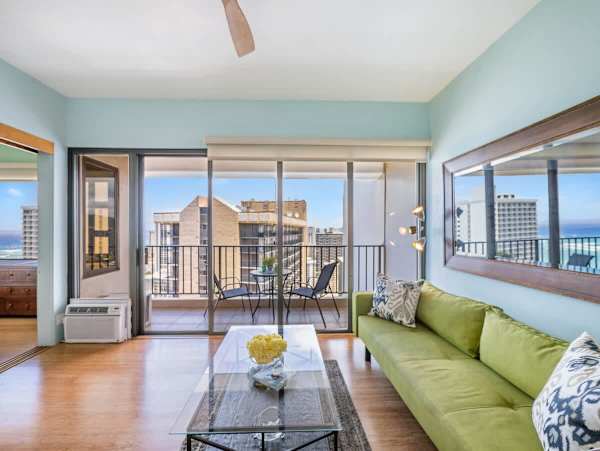 Enjoy you stay in this high floor Ocean view unit