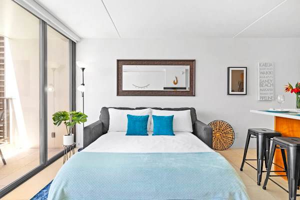 Living room with pull-out sleeper sofa 