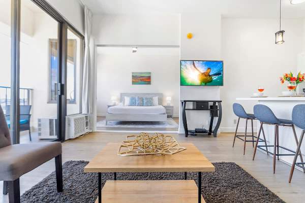 Living room with Cable TV