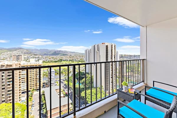 Balcony with Mountain views