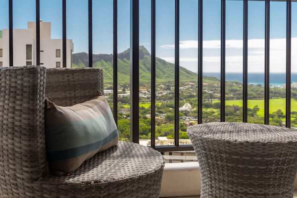 Refreshing view of Diamond Head Mountain from your private balcony