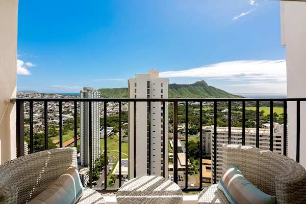 Refreshing view of Diamond Head mountain from your private balcony