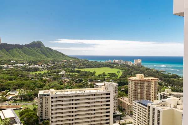 Refreshing view of Diamond Head Mountain from your private balcony