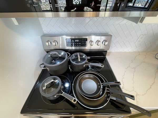 Pots and pans are available in the kitchen!
