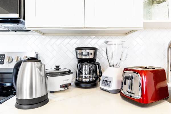 Appliances available in the kitchen!