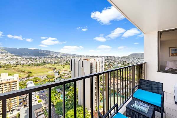 Have a morning coffee on your own private lanai while enjoying the beautiful mountain views!