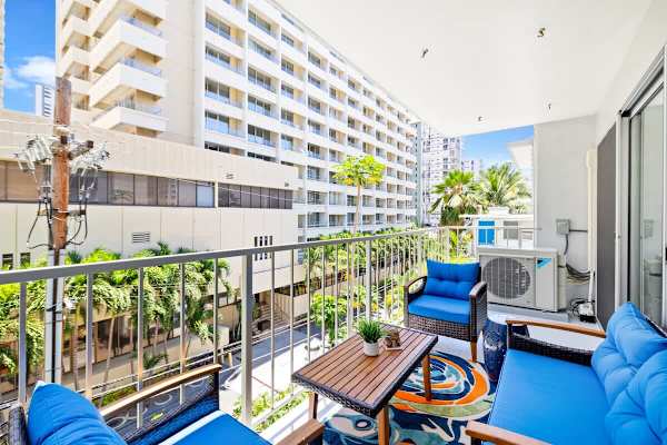 Have a nice sight of the neighborhood from your own private lanai!