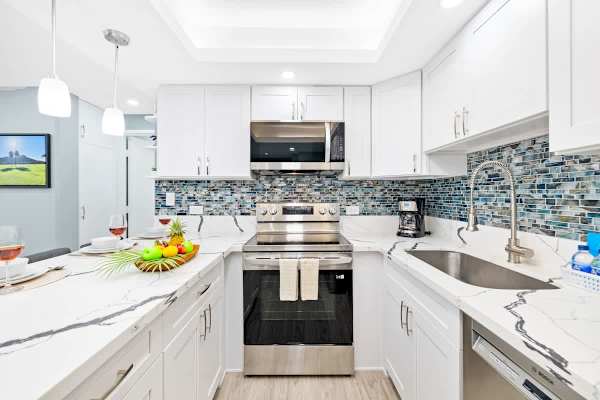 Make delicious meals in this fully-equipped kitchen!